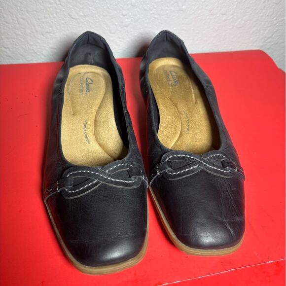 Clarks Collection Ultimate Comfort Black Leather Flats size 11 M - Picture 2 of 8